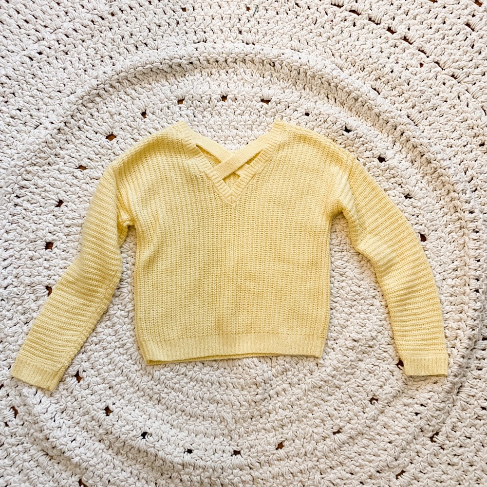 Yellow sweater - Picture 2 of 2